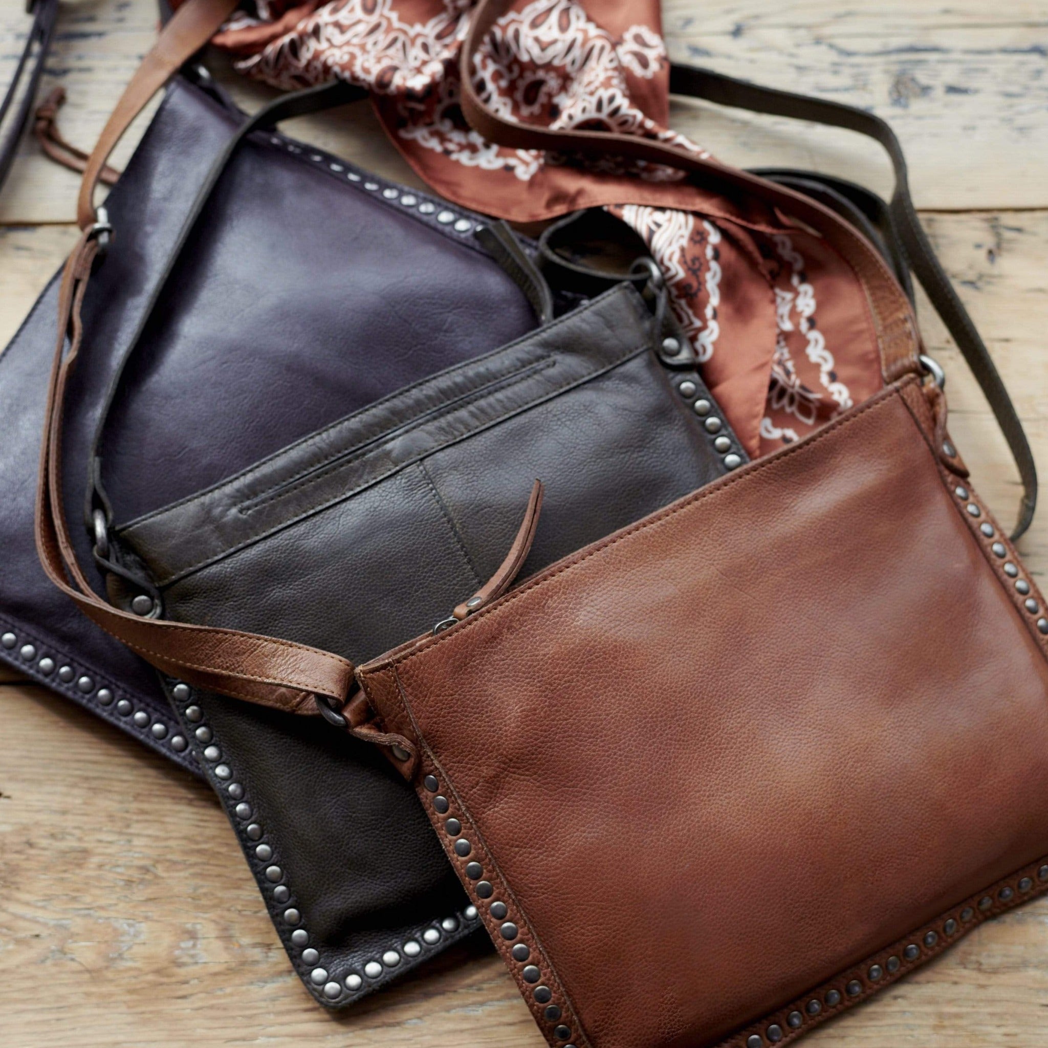 Gabriel Leather Crossbody Bag - Image 18