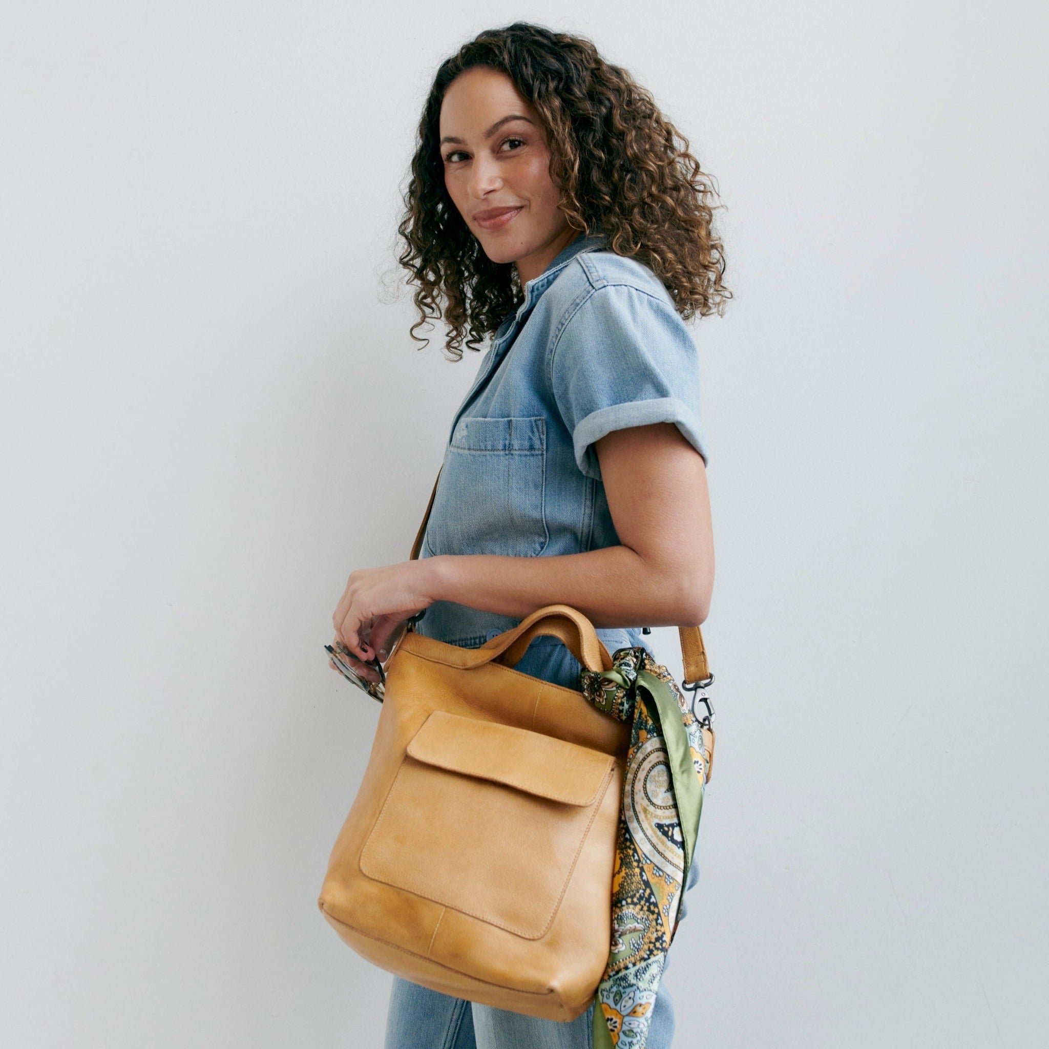 Bianca Leather Crossbody Bag - Image 16