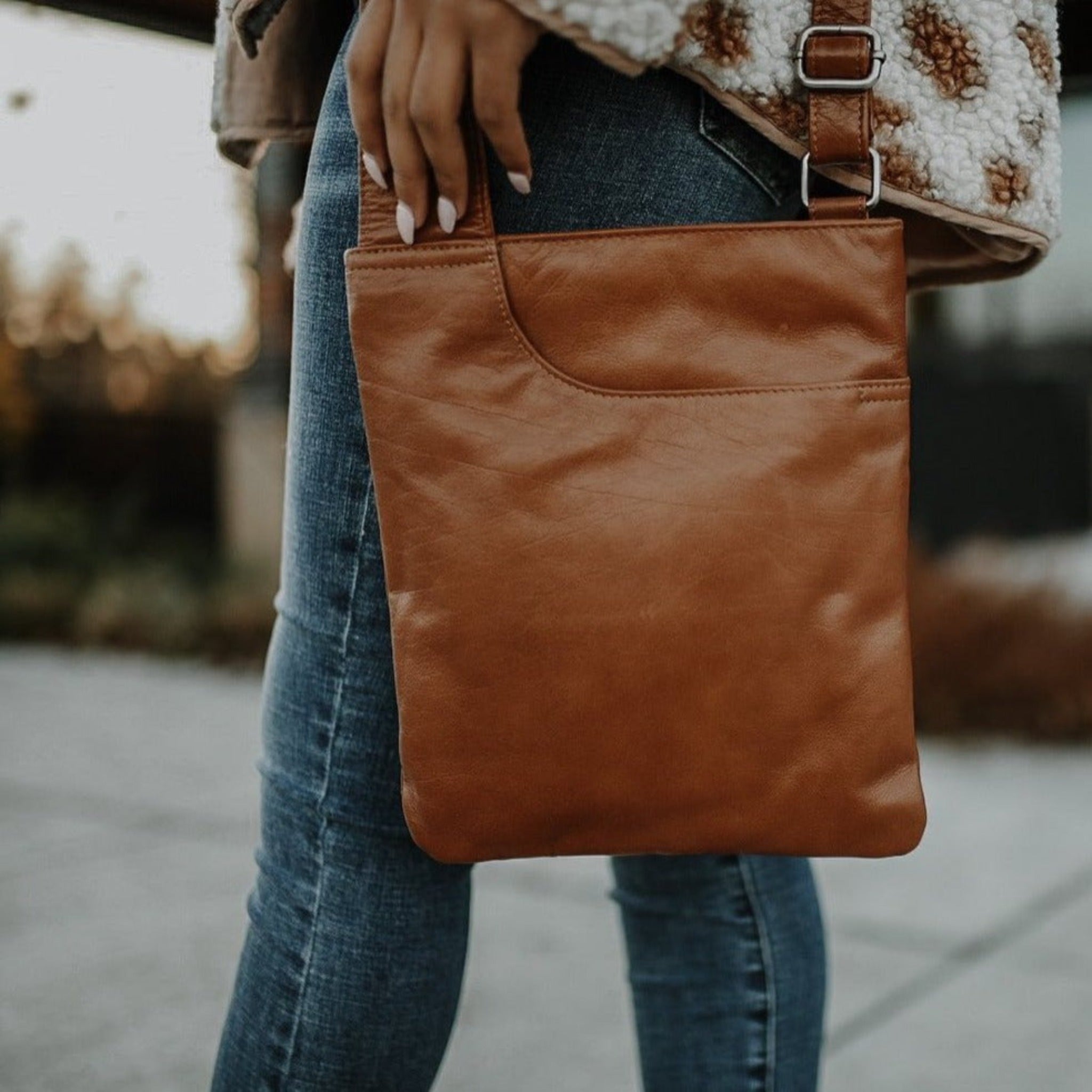 Athena Leather Crossbody Bag - Image 2