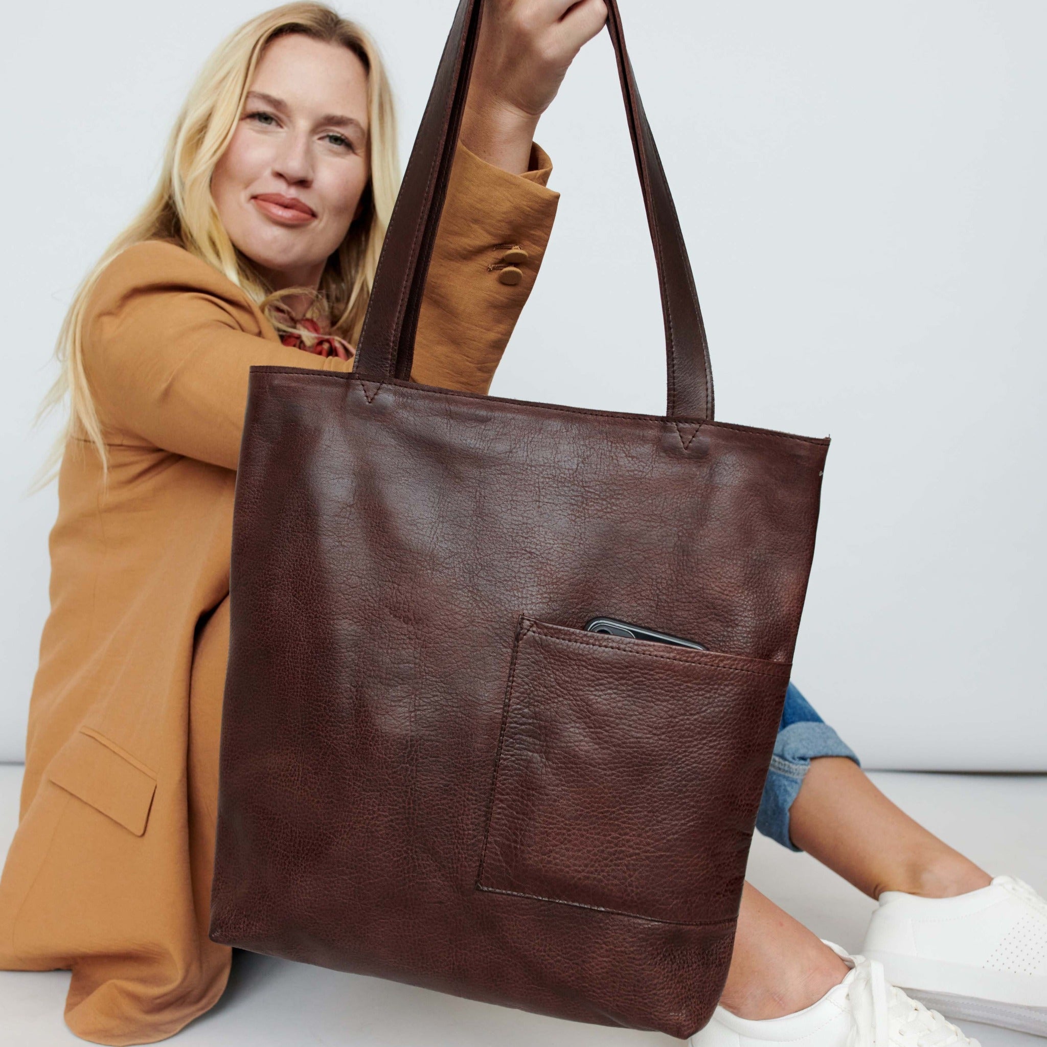 Leon Leather Tote Bag - Image 11