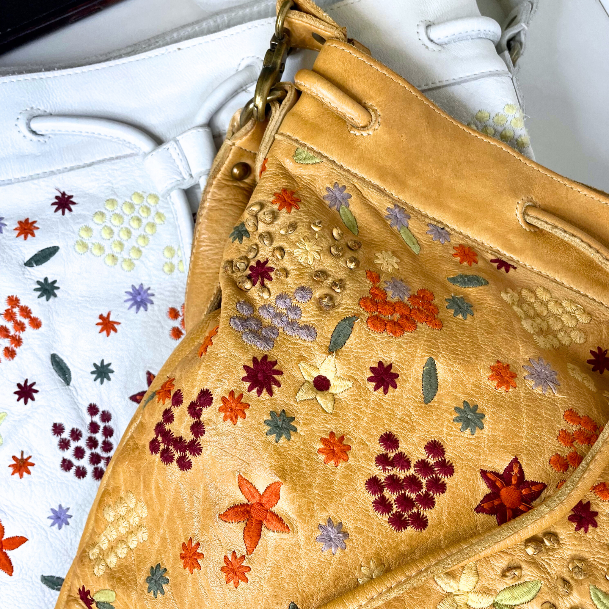 Meadow Leather Crossbody Bag Lg - Image 4